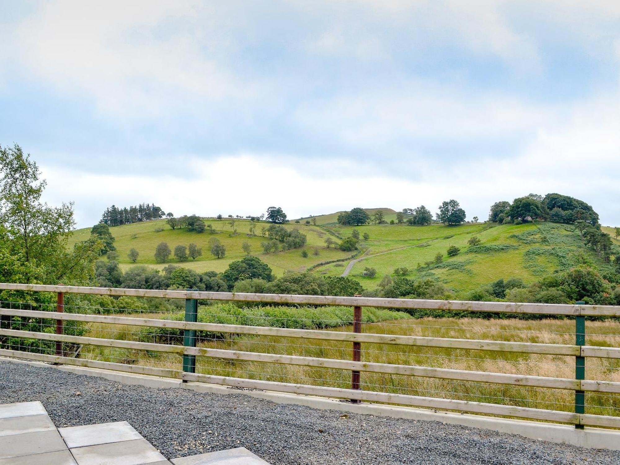 Вилла Castle View Llanbadarn Fynydd Экстерьер фото