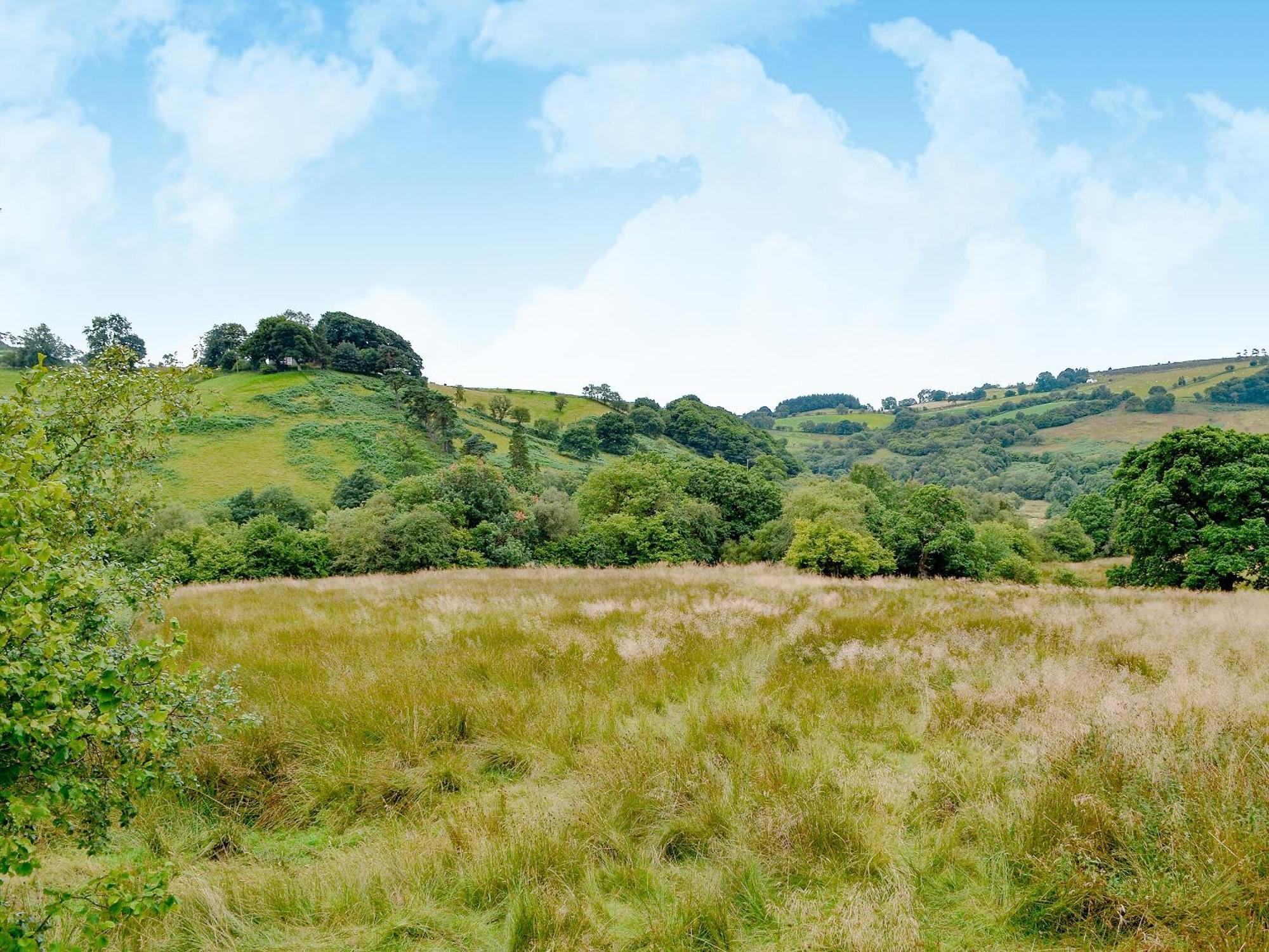 Вилла Castle View Llanbadarn Fynydd Экстерьер фото